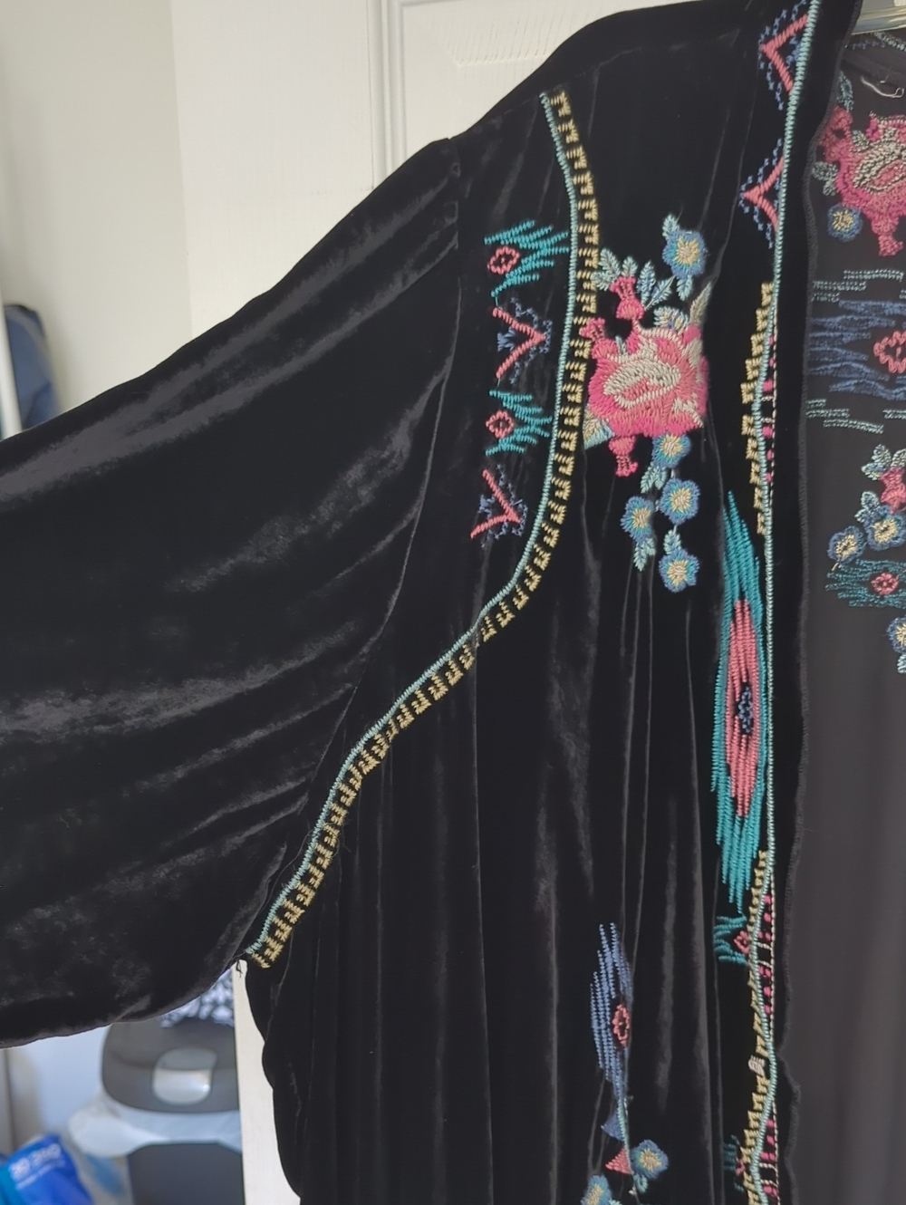 Johnny Was Black Velvet Aveza Embroidered Kimono Jacket - Picture 6 of 9